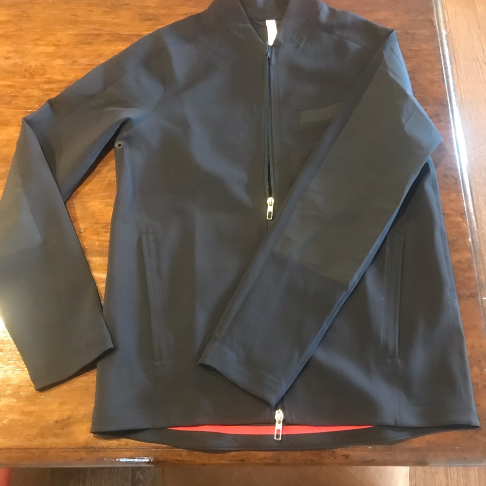 Lululemon blazer GREAT CONDITION USED TWICE